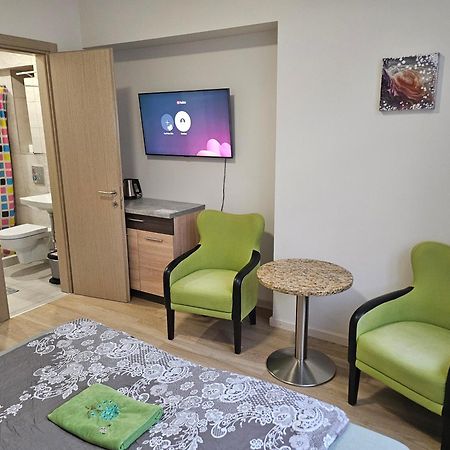 Kauno Apartamentai King Size Bed Kaunas Exterior photo